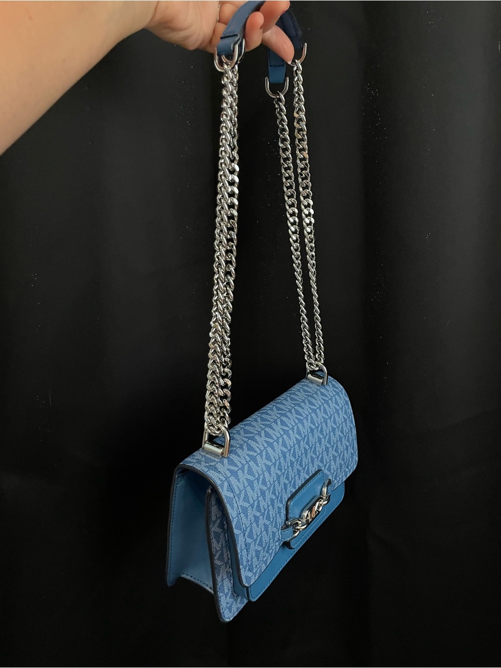 Michael Kors Blue Signature Shoulder or Crossbody bag with Silver Hardware - Picture 4 of 16